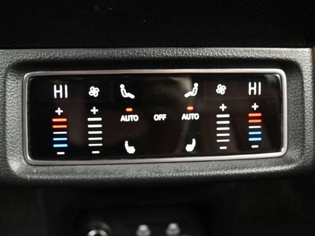 2022 Audi e-tron quattro Premium Plus