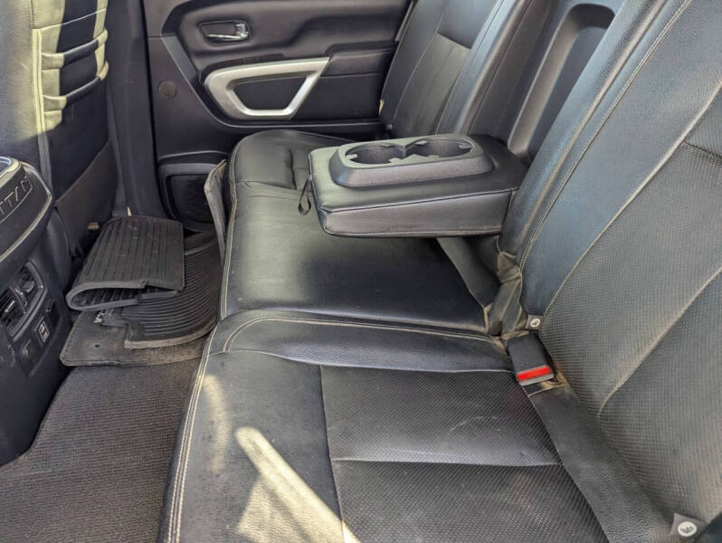 2020 Nissan Titan SL