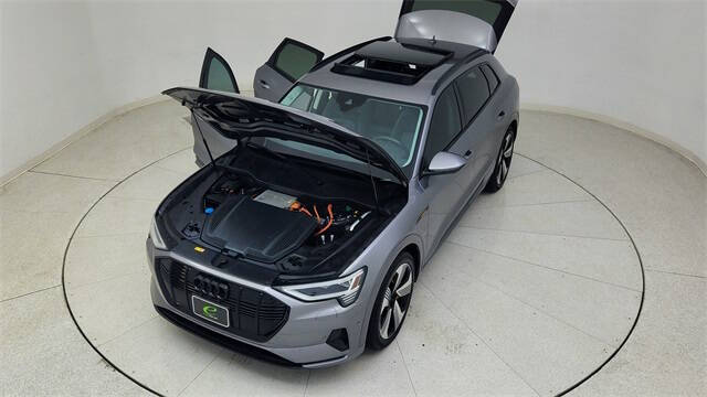 2022 Audi e-tron quattro Premium Plus