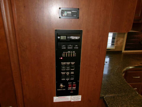 2013 Thor Motor Coach Challenger 37kt