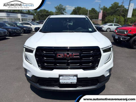 2024 GMC Acadia Elevation