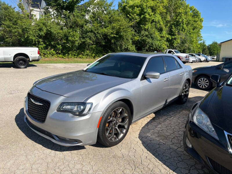 2017 Chrysler 300 S's photo