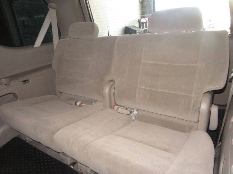 2005 Toyota Sequoia SR5