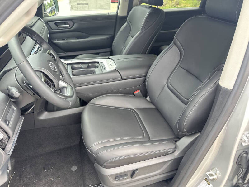 2025 Nissan Armada SV