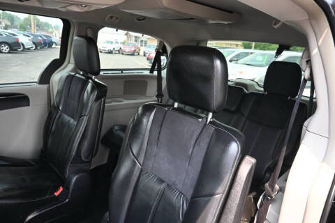2012 Chrysler Town and Country Limited