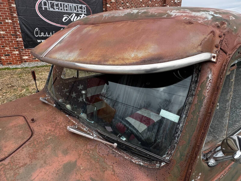 1953 International RE Series