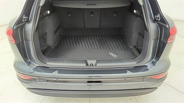 2025 Audi Q6 e-tron quattro Premium Plus