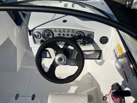 2022 Tahoe 185 S