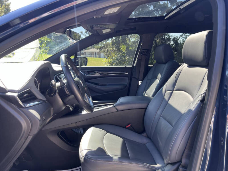 2023 Buick Enclave Essence