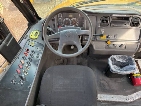 2007 Freightliner B2 Chassis