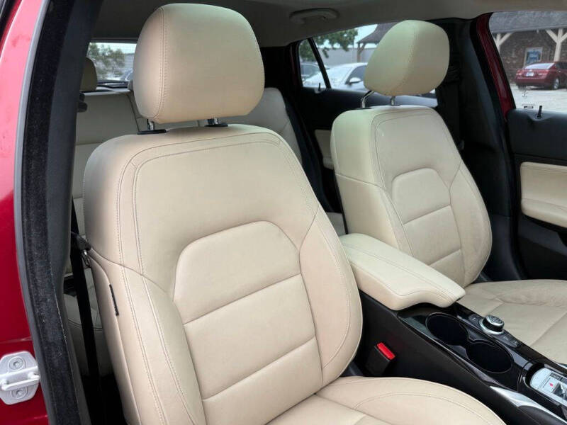 2017 Infiniti QX30 Premium