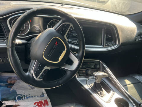 2015 Dodge Challenger SXT Plus