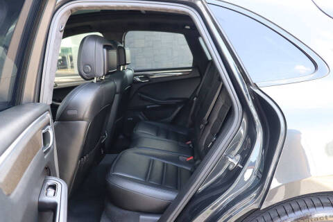 2017 Porsche Macan