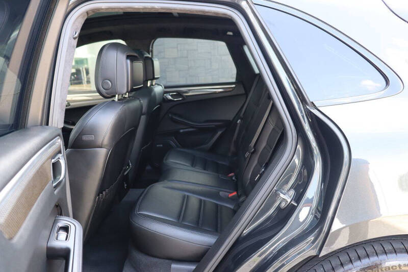 2017 Porsche Macan