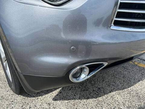 2016 Infiniti QX70
