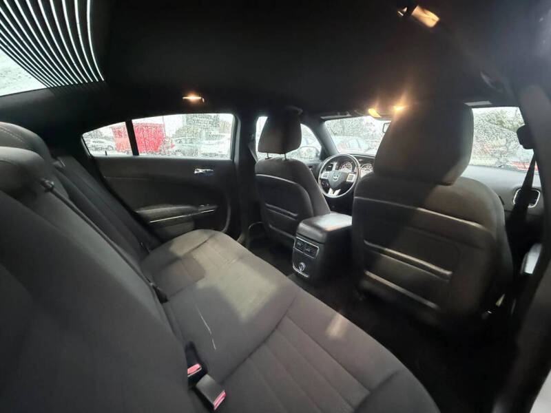 2013 Dodge Charger SE