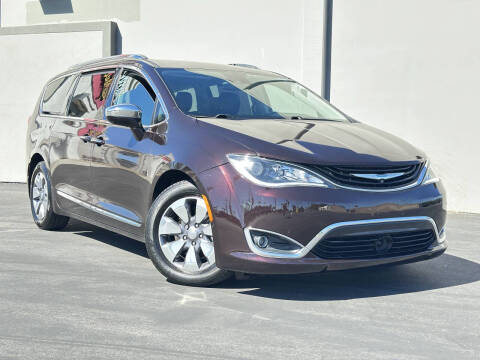 2018 Chrysler Pacifica Hybrid Limited