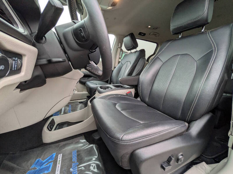 2024 Chrysler Pacifica Touring L