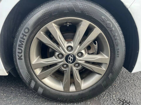 2018 Hyundai Elantra