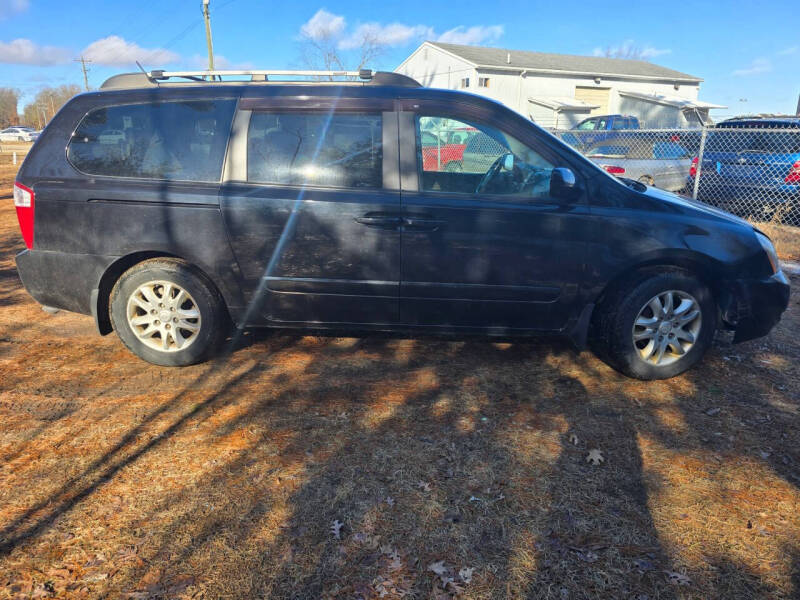 2009 Kia Sedona for sale at Expressway Auto Auction in Howard City MI