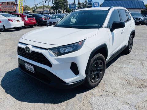 2019 Toyota RAV4 LE