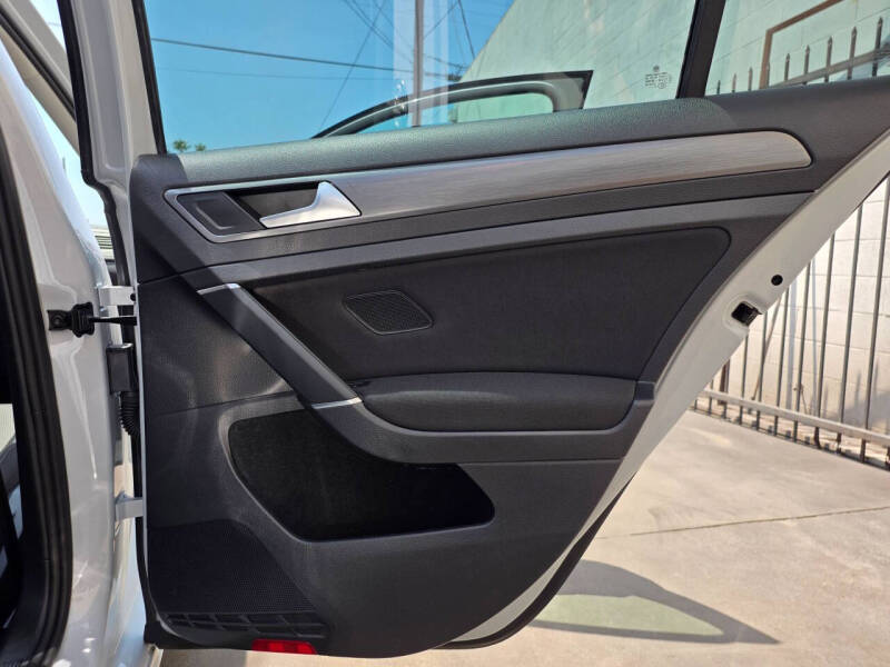 2019 Volkswagen e-Golf SE