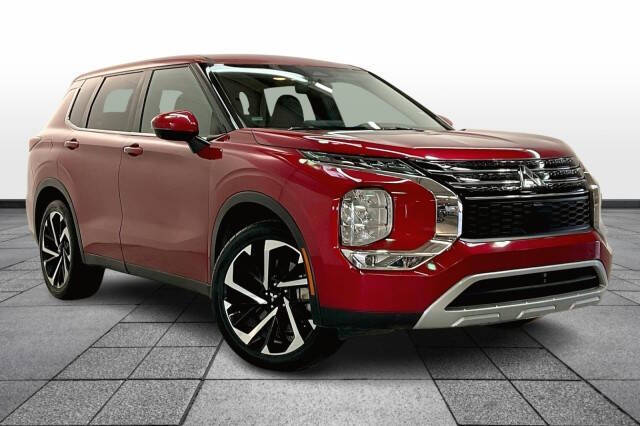 2023 Mitsubishi Outlander SE
