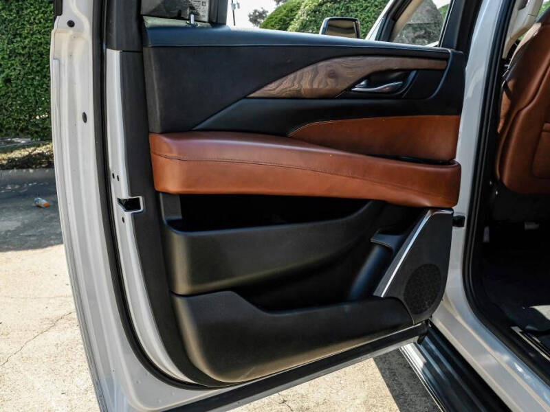 2016 Cadillac Escalade ESV Luxury Collection