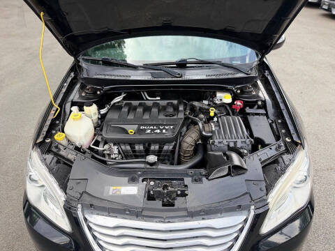 2014 Chrysler 200 LX