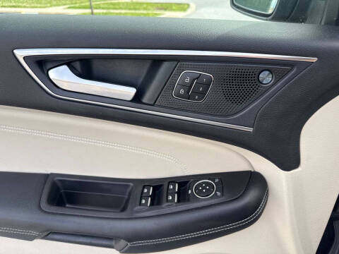 2022 Ford Edge Titanium