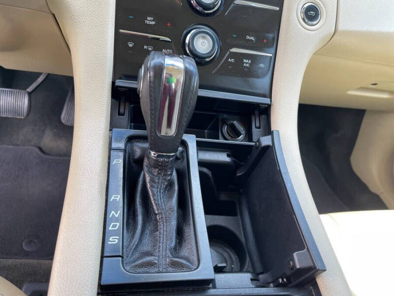 2014 Ford Taurus SEL