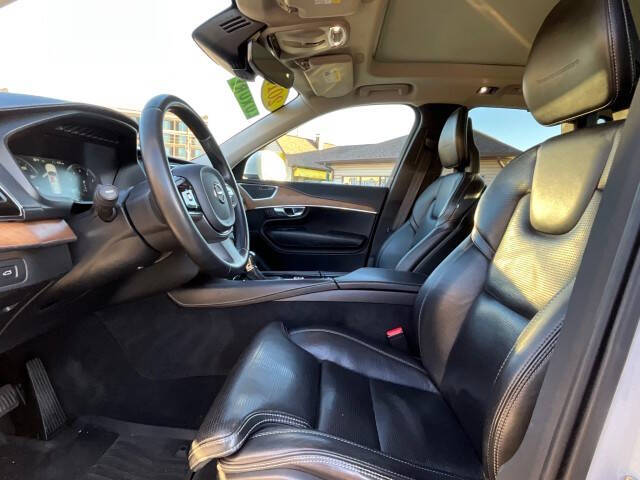 2017 Volvo XC90 T6 Inscription