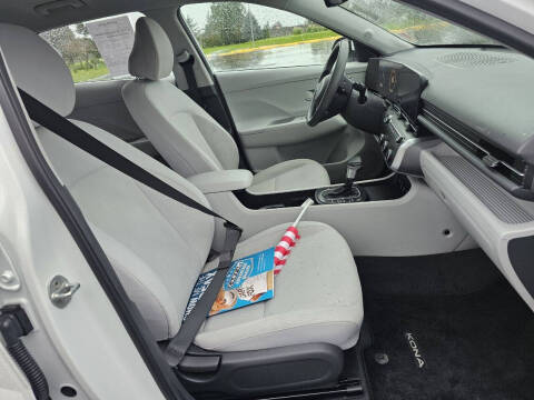 2024 Hyundai Kona SE