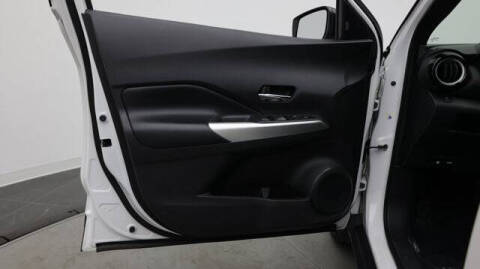 2019 Nissan Kicks SR