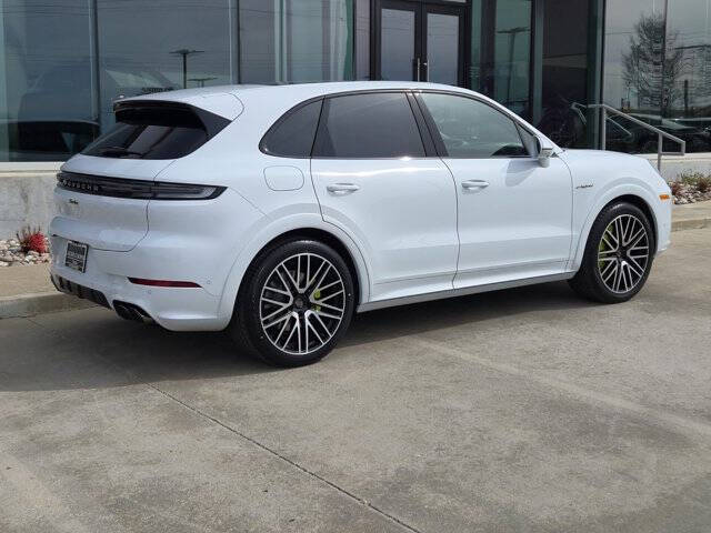2025 Porsche Cayenne Turbo E-Hybrid
