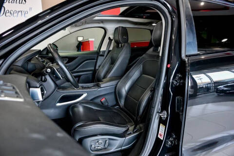 2019 Jaguar F-PACE 25t R-Sport