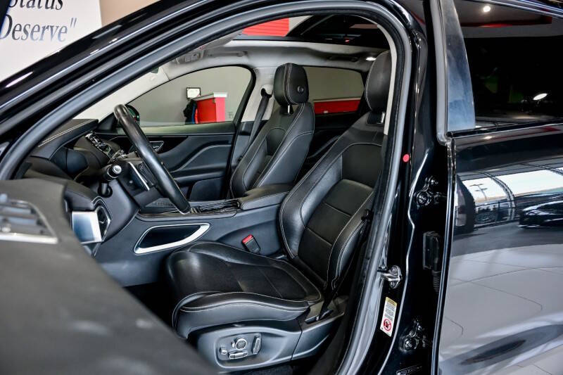 2019 Jaguar F-PACE 25t R-Sport