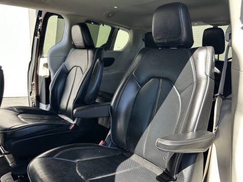 2018 Chrysler Pacifica Hybrid Limited