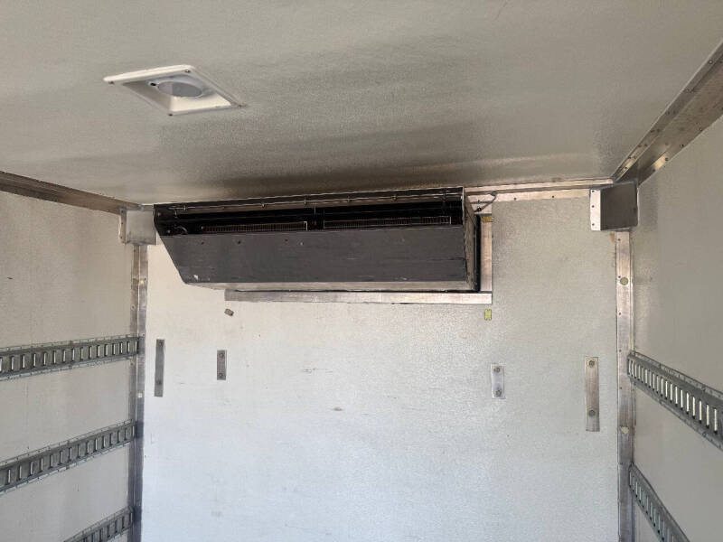 2014 Freightliner M2 106