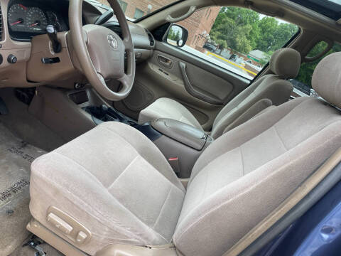 2004 Toyota Sequoia SR5