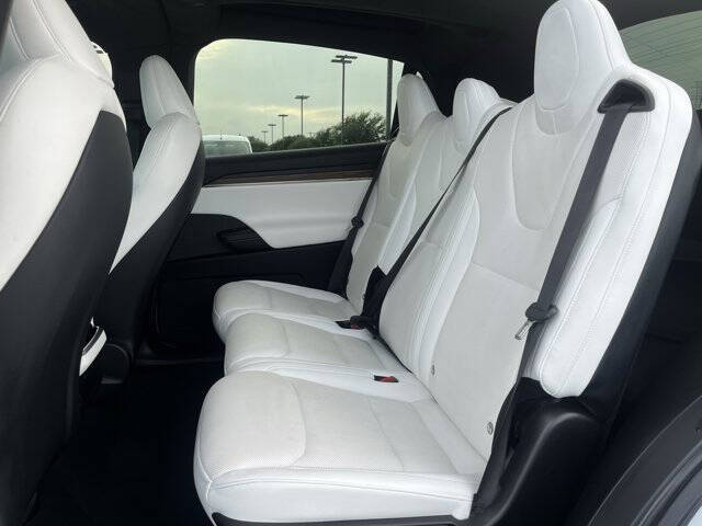 White 2022 Tesla Model X Base AWD 4dr SUV 32