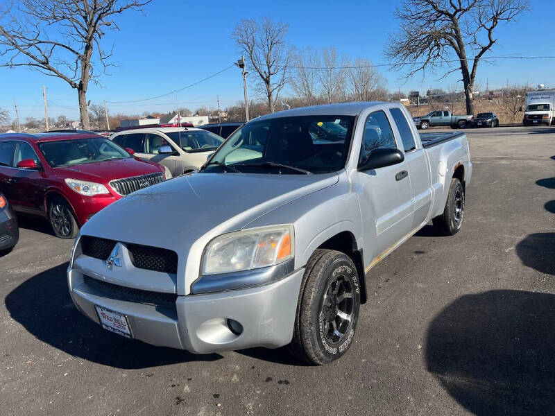 2007 Mitsubishi Raider LS