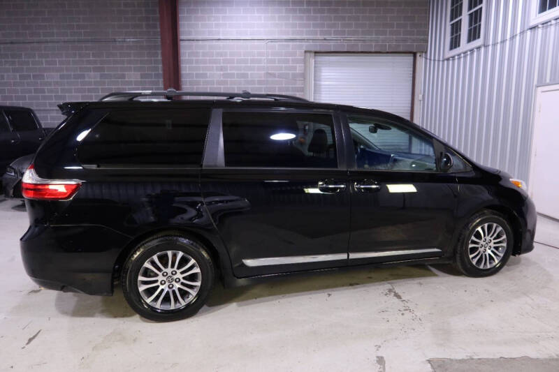 2019 Toyota Sienna XLE 8-Passenger