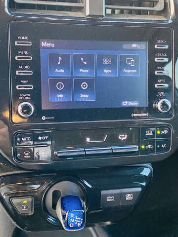 2022 Toyota Prius LE