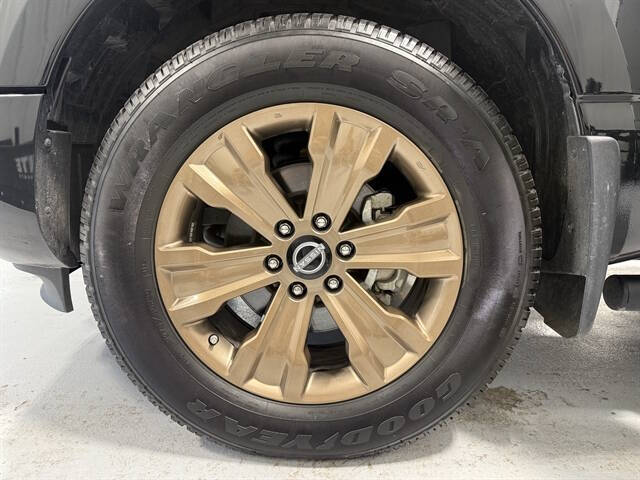 2024 Nissan Titan SV