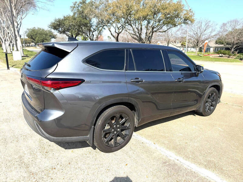 2022 Toyota Highlander L