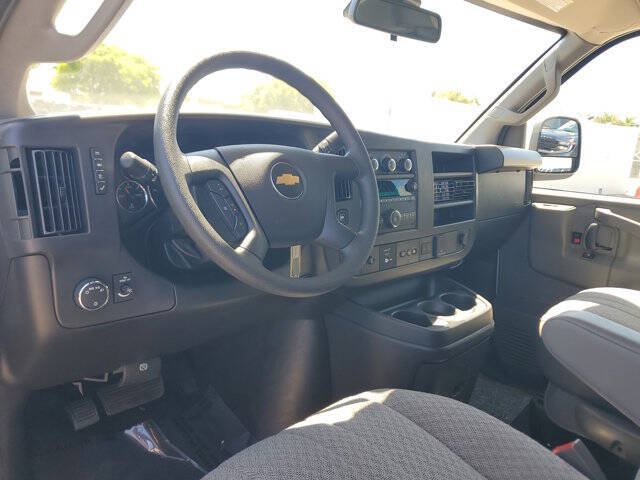 2025 Chevrolet Express LT 3500