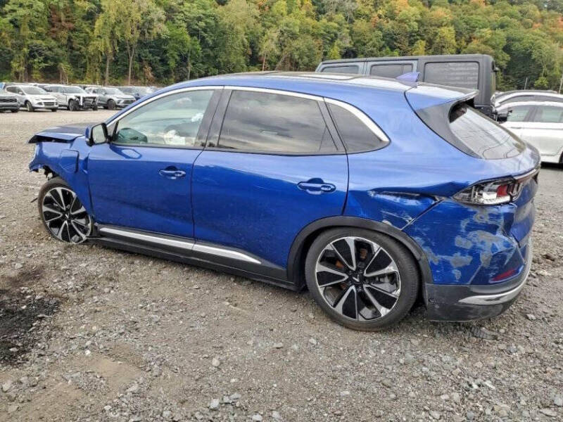 2024 VinFast VF8 Plus