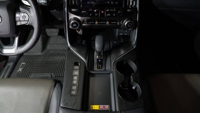 2025 Lexus LX 700h Overtrail