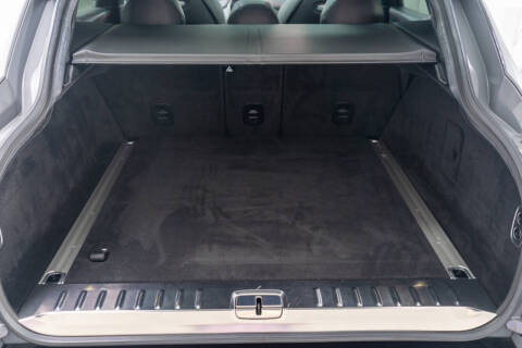 2022 Aston Martin DBX